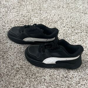 Puma Kids Sneakers in Black and White